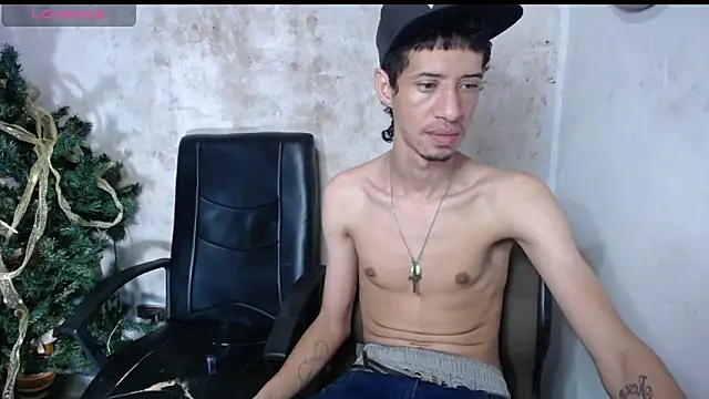 Snapshot of master_and_sumisse chatting on December 4, 2025, 1:37 am master and sumisse online show from December 4, 2025, 1:37 am