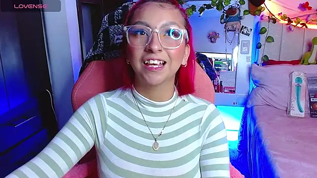 Littlerouse  online show from January 19, 2026, 7:01 am