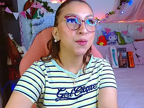 Snapshot of Littlerouse_ chatting on July 22, 2026, 9:11 am Littlerouse online show from July 22, 2026, 9:11 am