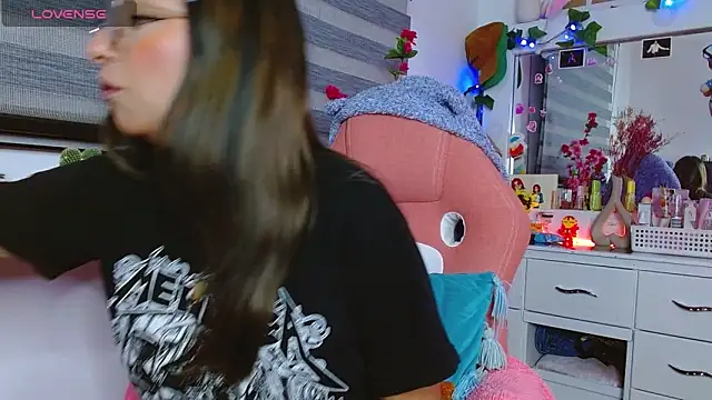 Littlerouse  online show from February 1, 2025, 2:58 am