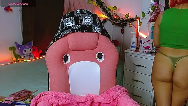 Littlerouse  online show from December 21, 2025, 10:54 pm