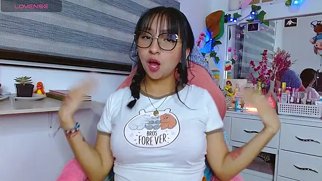 Littlerouse  online show from January 9, 2025, 1:50 am