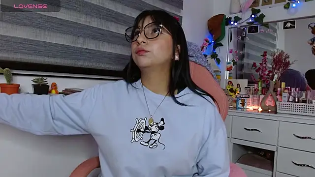 Littlerouse  online show from January 10, 2025, 1:53 am