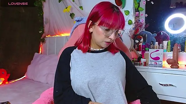 Littlerouse  online show from October 21, 2025, 2:44 am