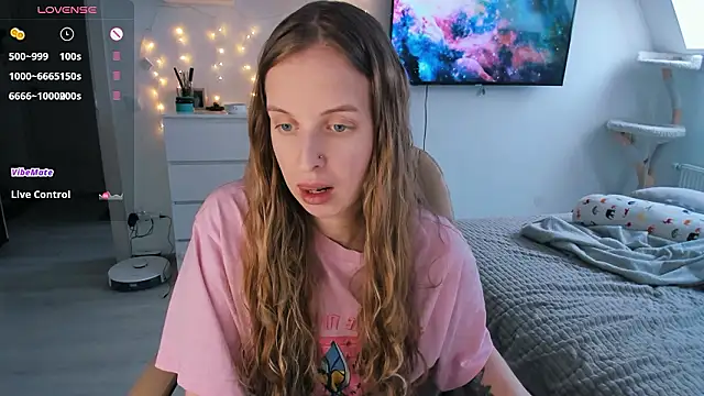 violet blue eyes online show from February 10, 2026, 11:42 am