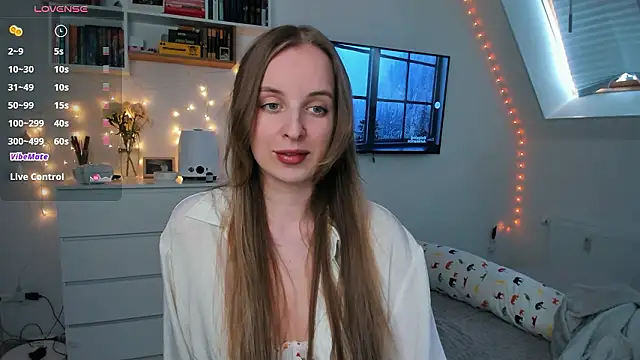 violet blue eyes online show from March 5, 2026, 12:46 pm