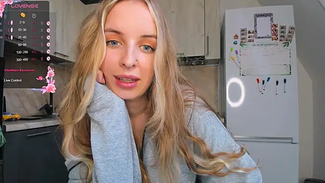 violet blue eyes online show from February 5, 2025, 1:22 pm