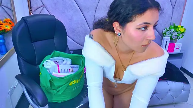 celeste blue69 online show from December 14, 2025, 4:40 am