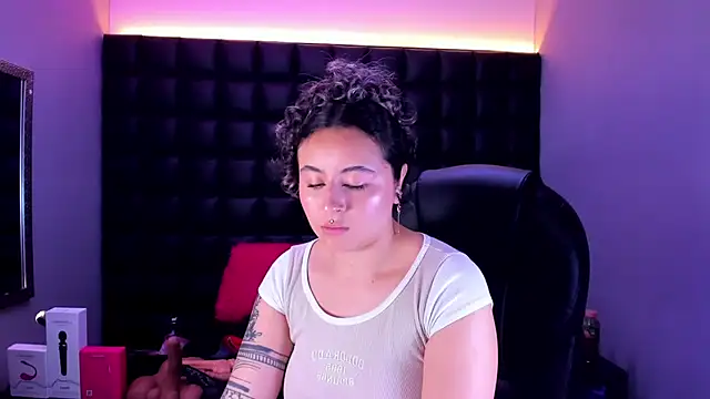 Snapshot of celeste_blue69 chatting on July 19, 2026, 6:44 am celeste blue69 online show from July 19, 2026, 6:44 am