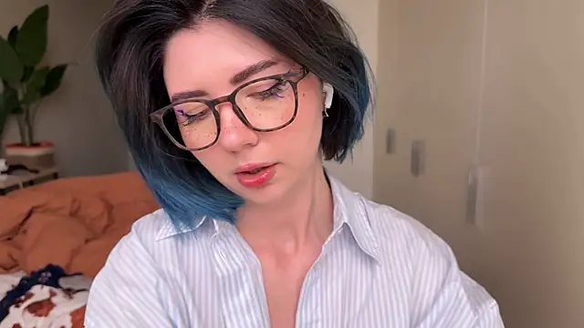  vixenp online show from June 1, 2026, 4:28 pm