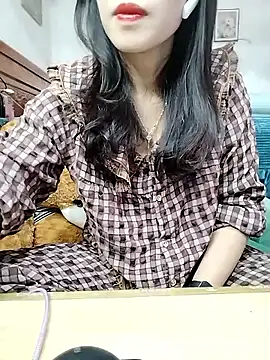 cream1299 online show from January 14, 2026, 2:37 am