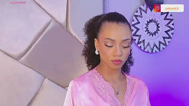 Snapshot of Nahomi_King chatting on February 24, 2025, 1:10 pm Nahomi King online show from February 24, 2025, 1:10 pm