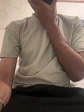 Snapshot of ALWAYSHORNYDADDY chatting on February 15, 2026, 7:35 pm ALWAYSHORNYDADDY online show from February 15, 2026, 7:35 pm