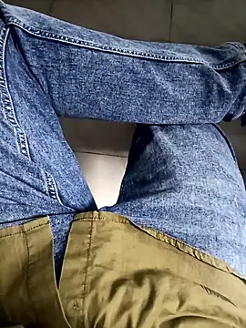 bangaloresexyguy online show from January 7, 2026, 11:10 pm