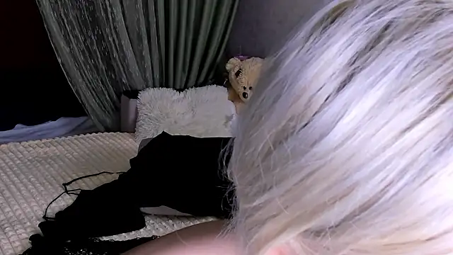 Snapshot of Sweeet_Barbie chatting on February 1, 2026, 4:05 pm Sweeet Barbie online show from February 1, 2026, 4:05 pm