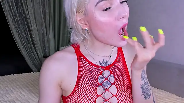 Snapshot of Sweeet_Barbie chatting on July 16, 2026, 4:15 pm Sweeet Barbie online show from July 16, 2026, 4:15 pm
