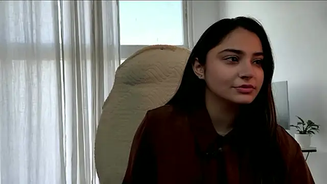 demieliss online show from February 14, 2026, 5:07 am