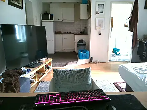 Snapshot of mihaimichael chatting on March 25, 2026, 12:04 pm mihaimichael online show from March 25, 2026, 12:04 pm