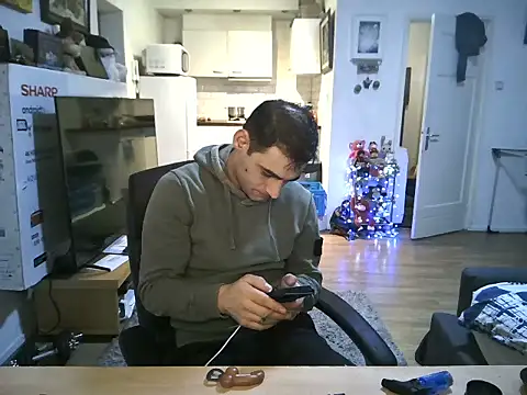 Snapshot of mihaimichael chatting on November 23, 2025, 2:43 am mihaimichael online show from November 23, 2025, 2:43 am