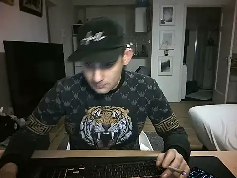 Snapshot of mihaimichael chatting on April 13, 2026, 8:46 pm mihaimichael online show from April 13, 2026, 8:46 pm