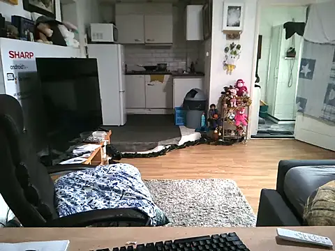 mihaimichael online show from December 21, 2025, 11:56 am