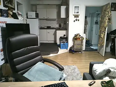 mihaimichael online show from November 27, 2025, 2:28 pm