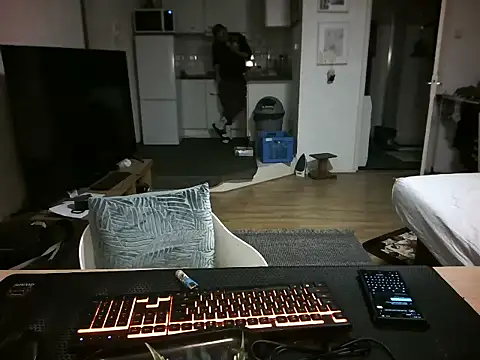 Snapshot of mihaimichael chatting on March 28, 2026, 12:11 am mihaimichael online show from March 28, 2026, 12:11 am