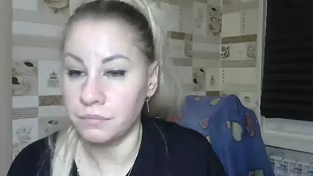 TherestlessKitty online show from December 18, 2025, 8:12 pm