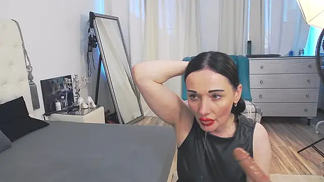 Snapshot of AlinaOnly chatting on November 15, 2025, 11:14 am AlinaOnly online show from November 15, 2025, 11:14 am