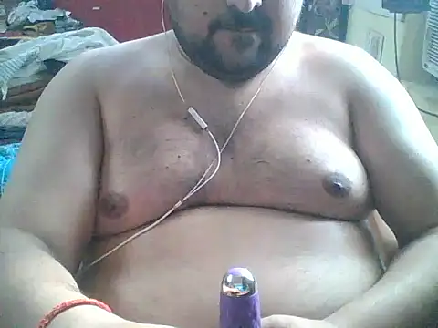 ARYANAVAILABLE online show from May 19, 2026, 1:56 am