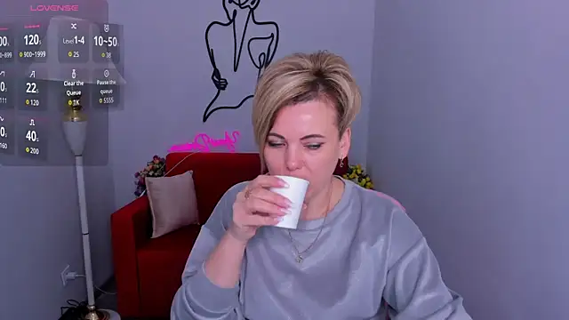 Julia Wilsone online show from February 25, 2026, 6:57 am