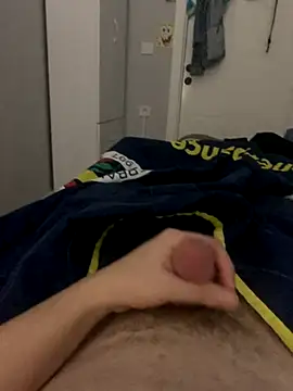 Snapshot of Erenn34 chatting on October 8, 2025, 12:12 am Erenn34 online show from October 8, 2025, 12:12 am