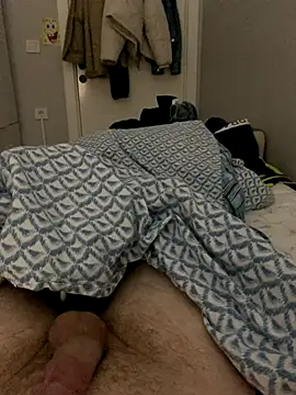 Snapshot of Erenn34 chatting on November 28, 2025, 9:37 pm Erenn34 online show from November 28, 2025, 9:37 pm