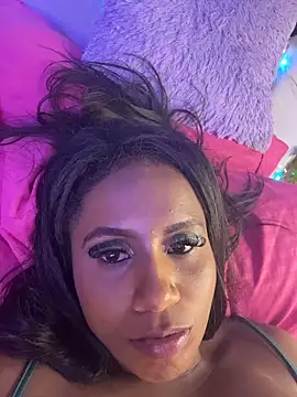 AlisonHoot69 online show from November 18, 2025, 9:01 am