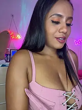 Snapshot of AlisonHoot69 chatting on May 26, 2026, 11:03 pm AlisonHoot69 online show from May 26, 2026, 11:03 pm