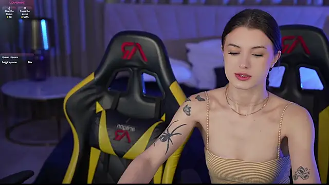 Britney054 online show from February 20, 2025, 8:17 am