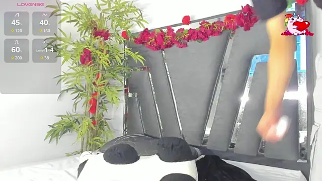 Snapshot of Black_Rose2 chatting on March 6, 2025, 11:47 am Black Rose2 online show from March 6, 2025, 11:47 am