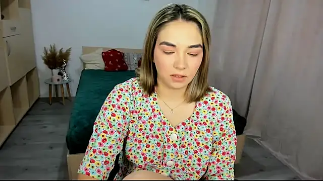 Alexa Dolly12 online show from January 6, 2026, 7:45 am