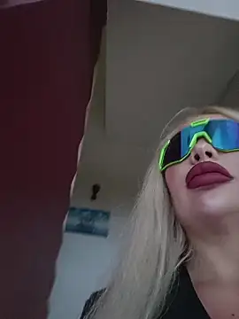 Lika8234 online show from November 20, 2025, 4:13 am