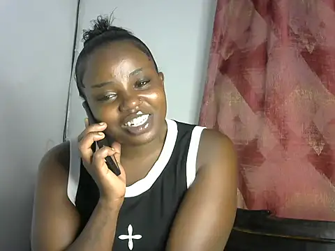 juicyblaqebony online show from May 1, 2026, 4:39 am
