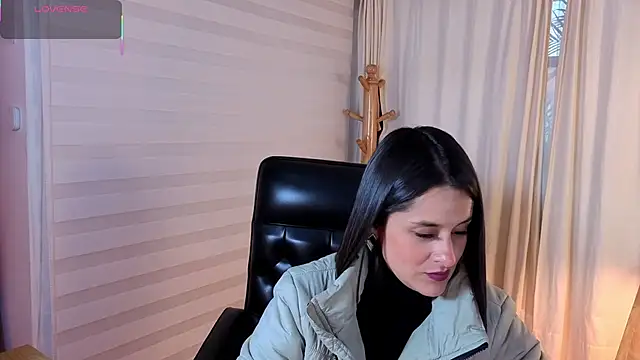 Alice milf  online show from December 1, 2025, 11:11 am