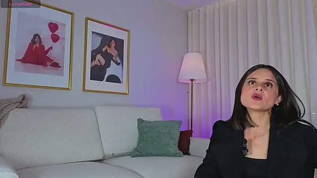 Alice milf  online show from May 2, 2026, 6:24 pm