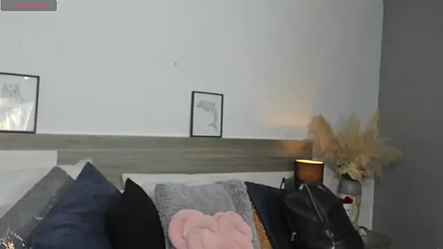 SaraaJhonsonn online show from April 18, 2026, 2:30 pm