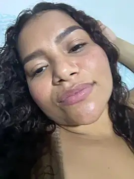 Snapshot of loly_marce chatting on January 10, 2026, 5:47 am loly marce online show from January 10, 2026, 5:47 am