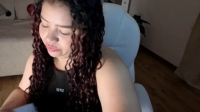 Snapshot of loly_marce chatting on September 14, 2025, 8:53 pm loly marce online show from September 14, 2025, 8:53 pm