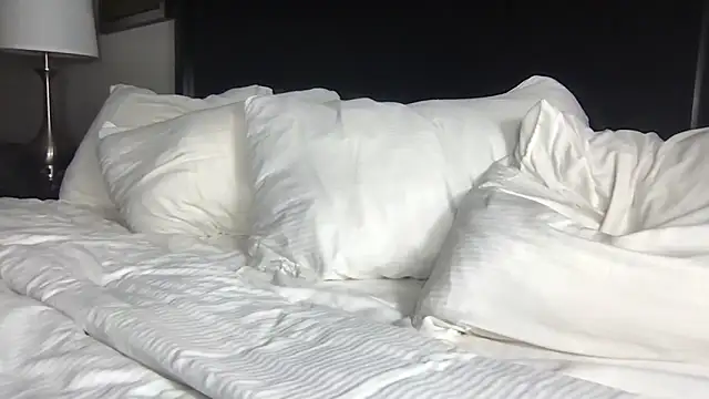 SeductiveMiahBrown online show from September 26, 2025, 3:02 am