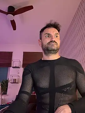 tomz0819 online show from March 8, 2025, 5:28 am