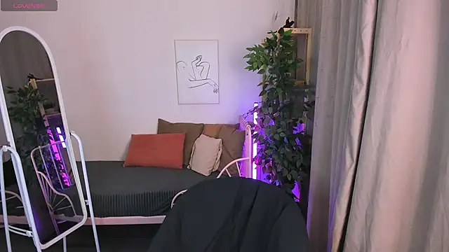 toooyour online show from November 11, 2025, 12:27 am