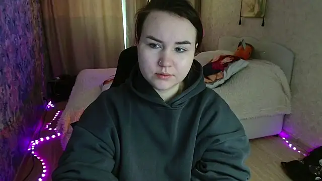 Jenny Fox online show from March 12, 2026, 4:07 am