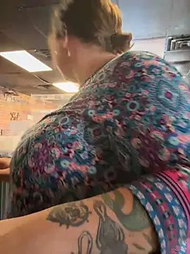 lairarose online show from October 22, 2025, 3:11 pm